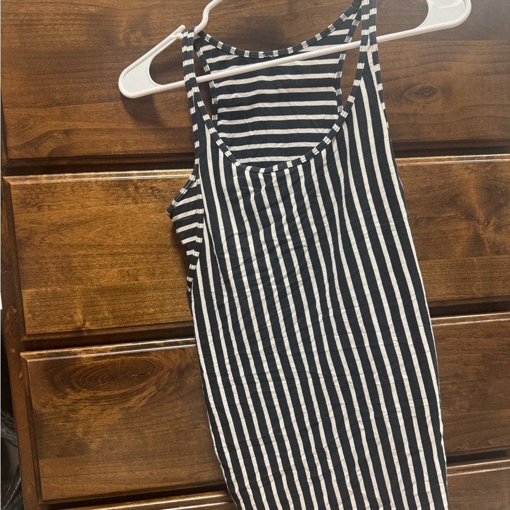 Lululemon Athletica Ribbed Black and White Sleeveless Tank